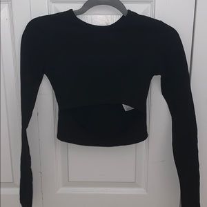 long sleeve crop top with hole on stomach